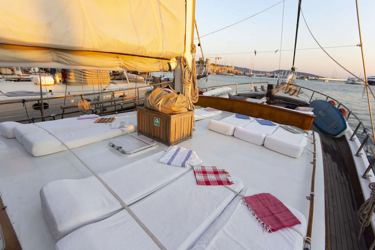 yacht-558302