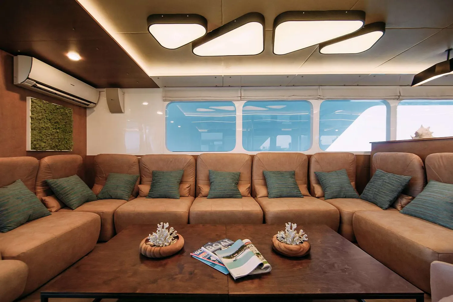 yacht-586923