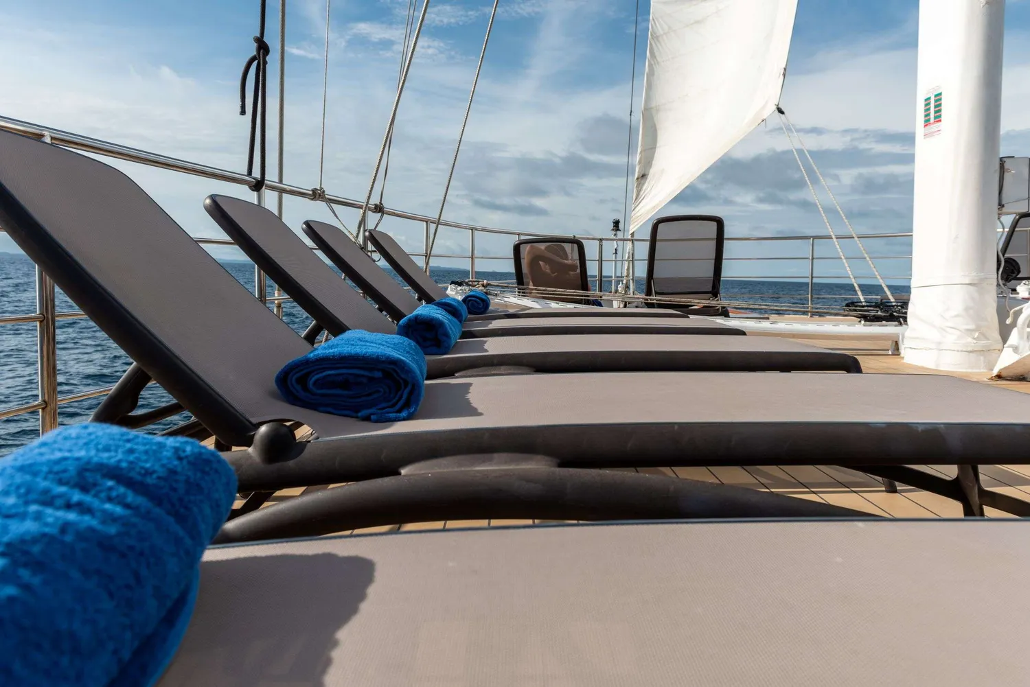 yacht-580470