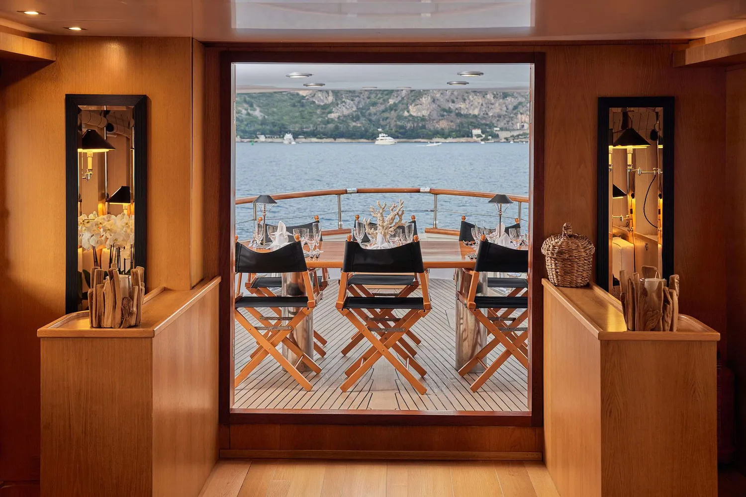 yacht-596807