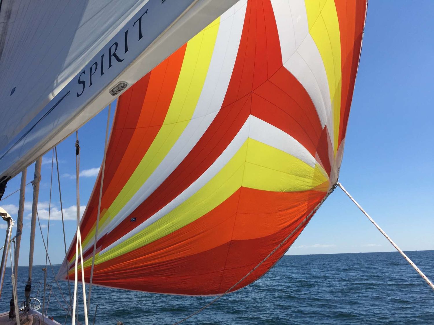 yacht-550350