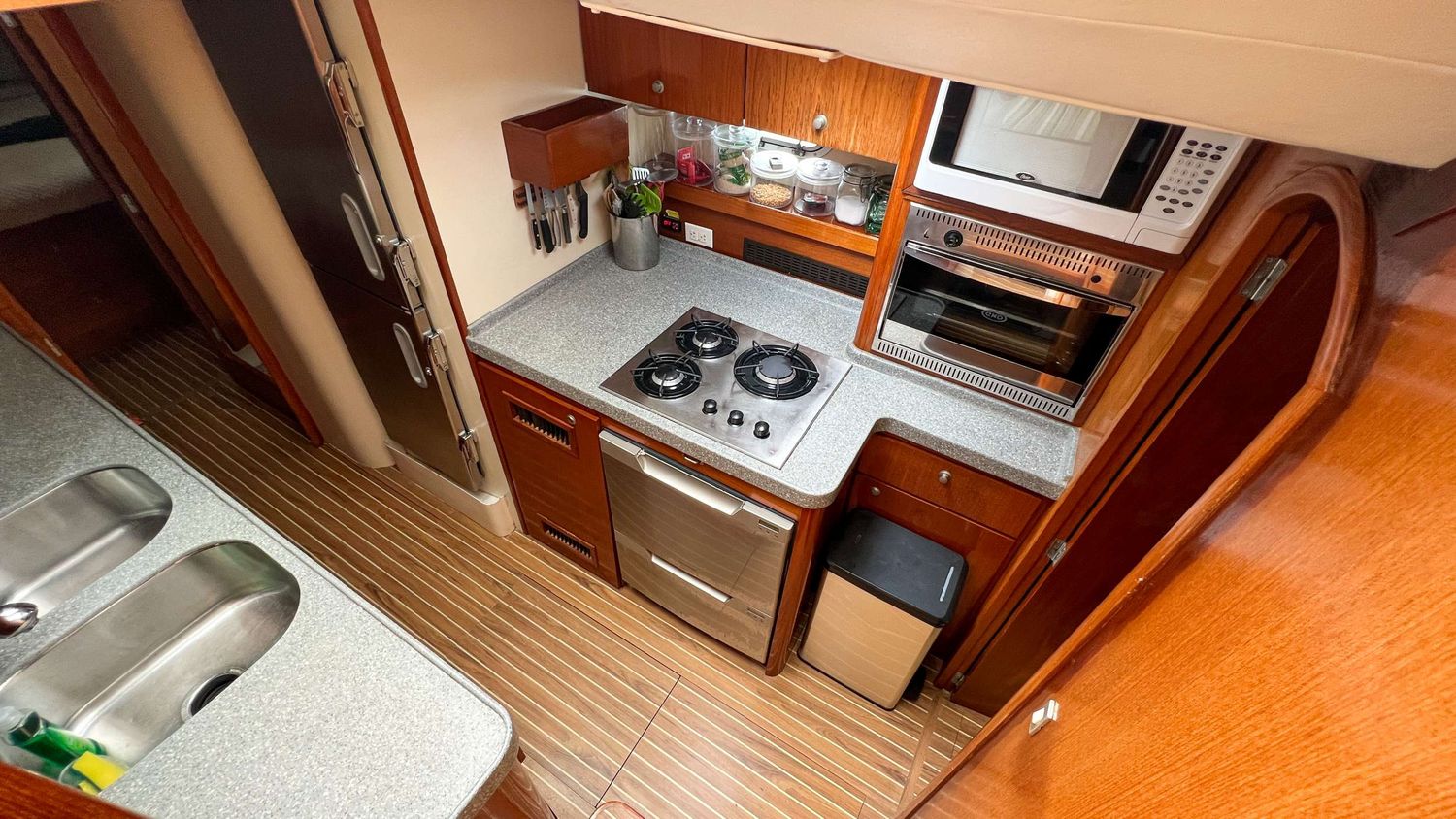 yacht-550433