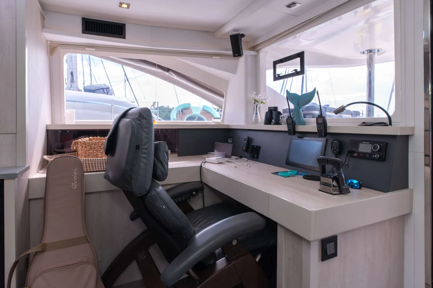 yacht-580887