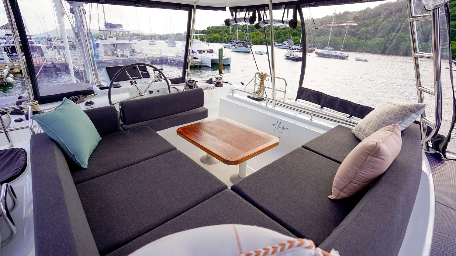 yacht-561523