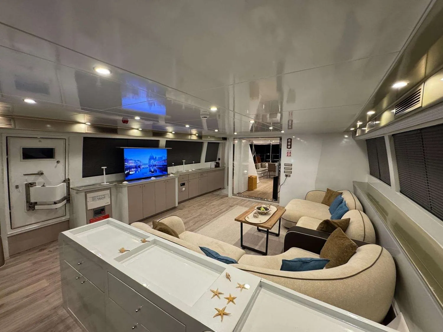 yacht-568230