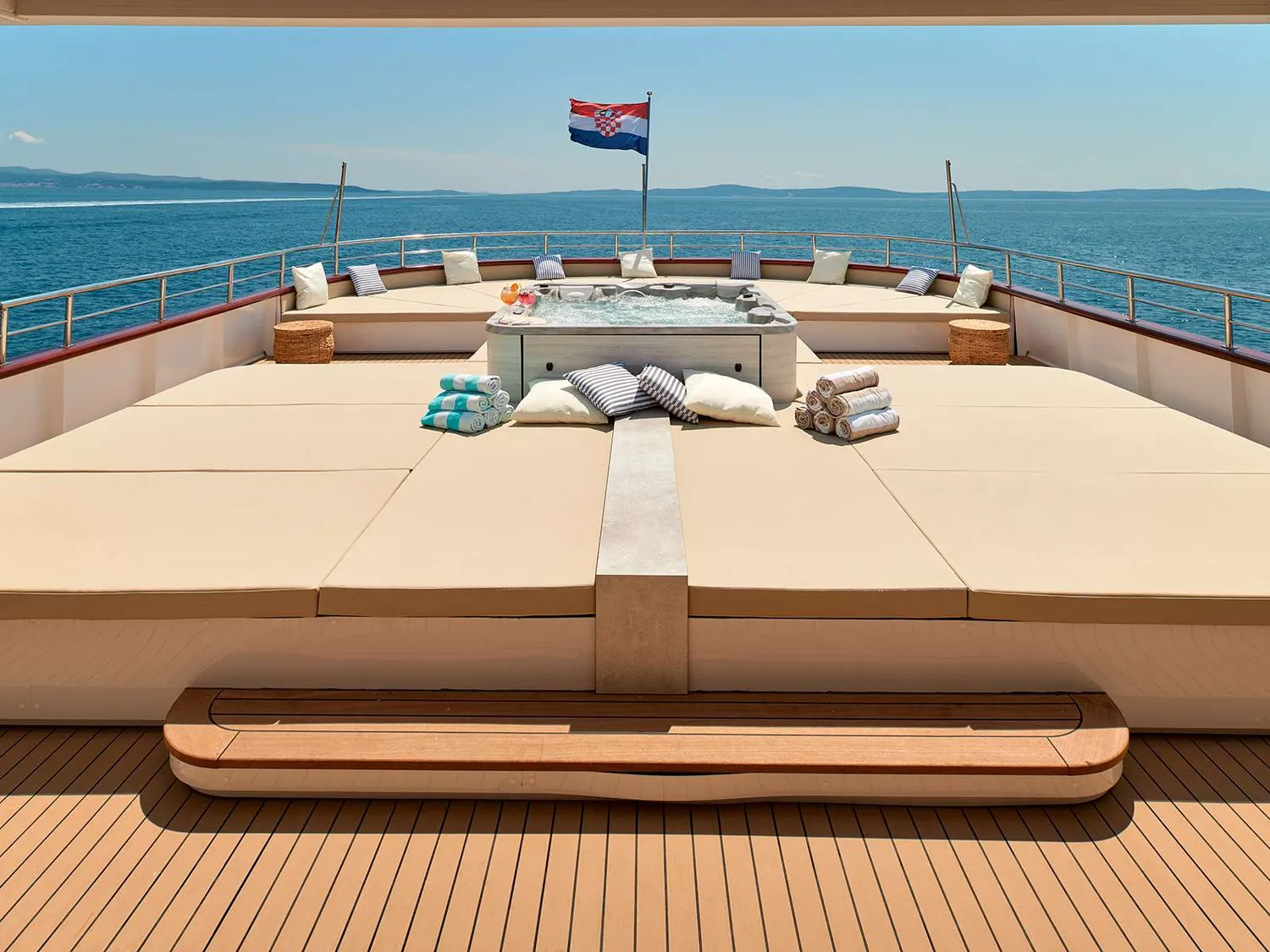 yacht-589711