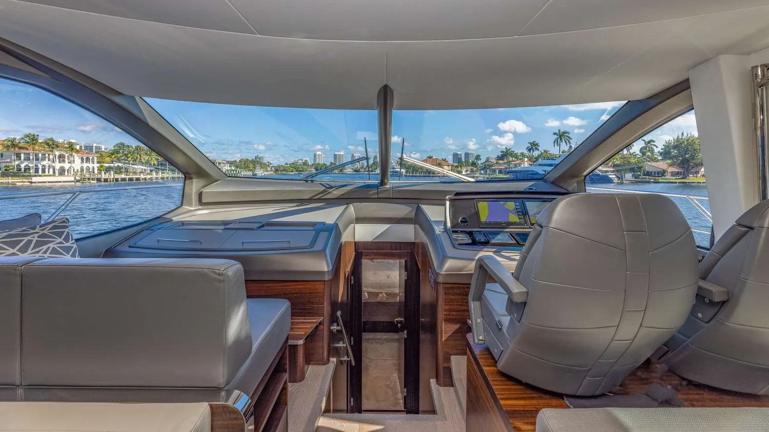 yacht-590987