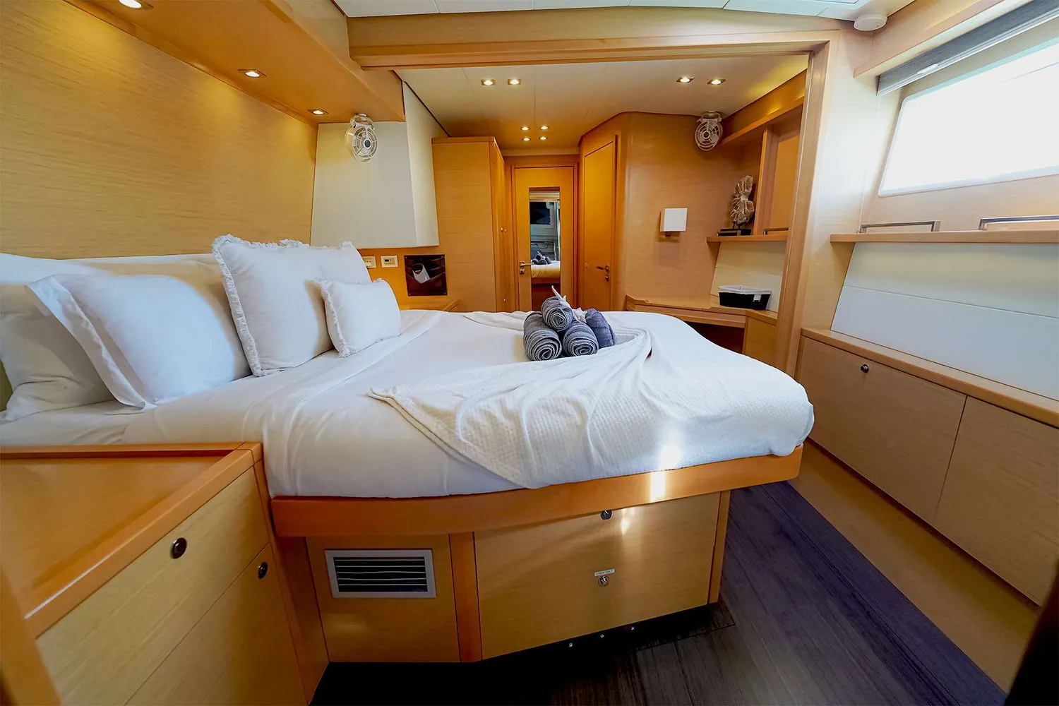 yacht-596634