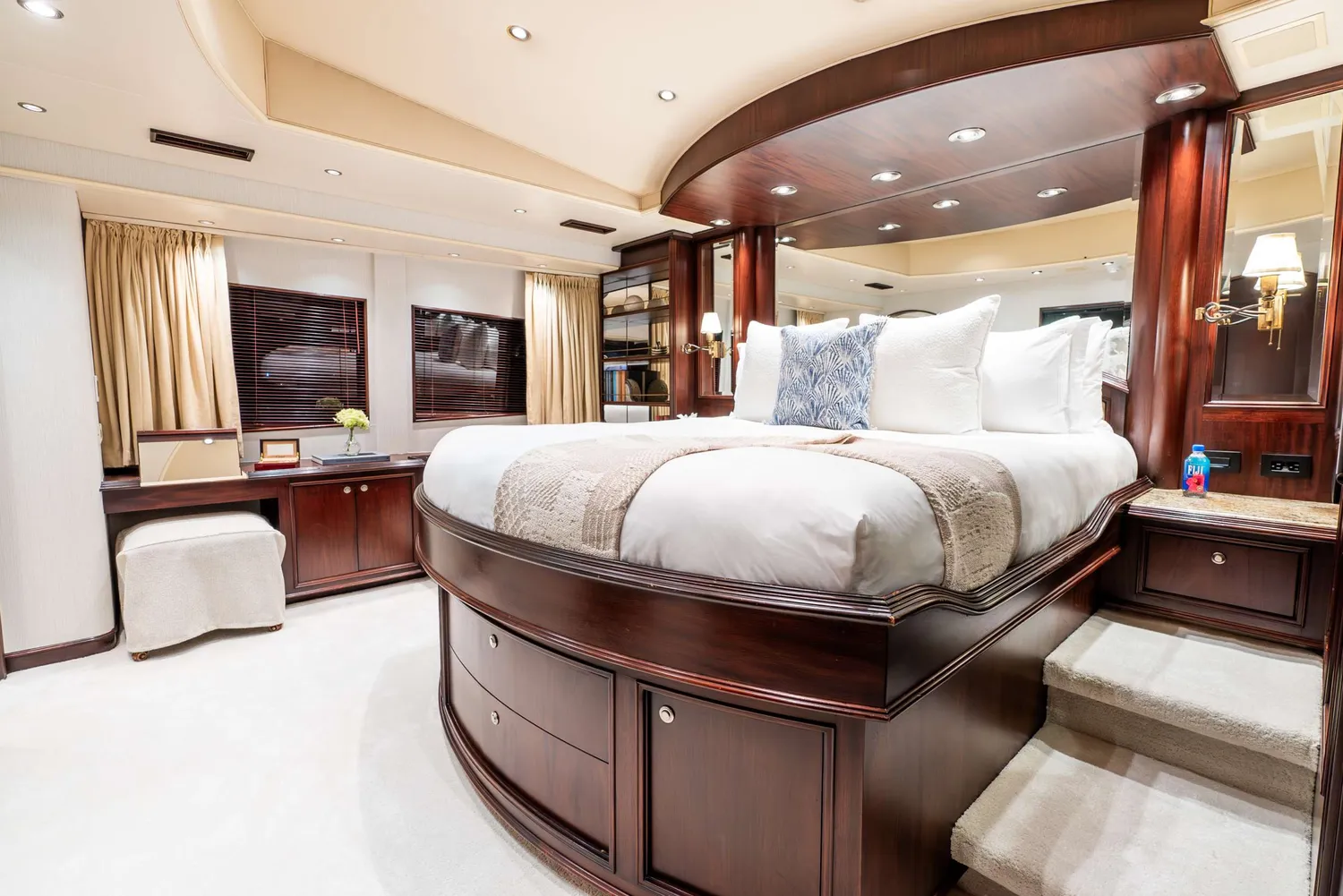yacht-559387