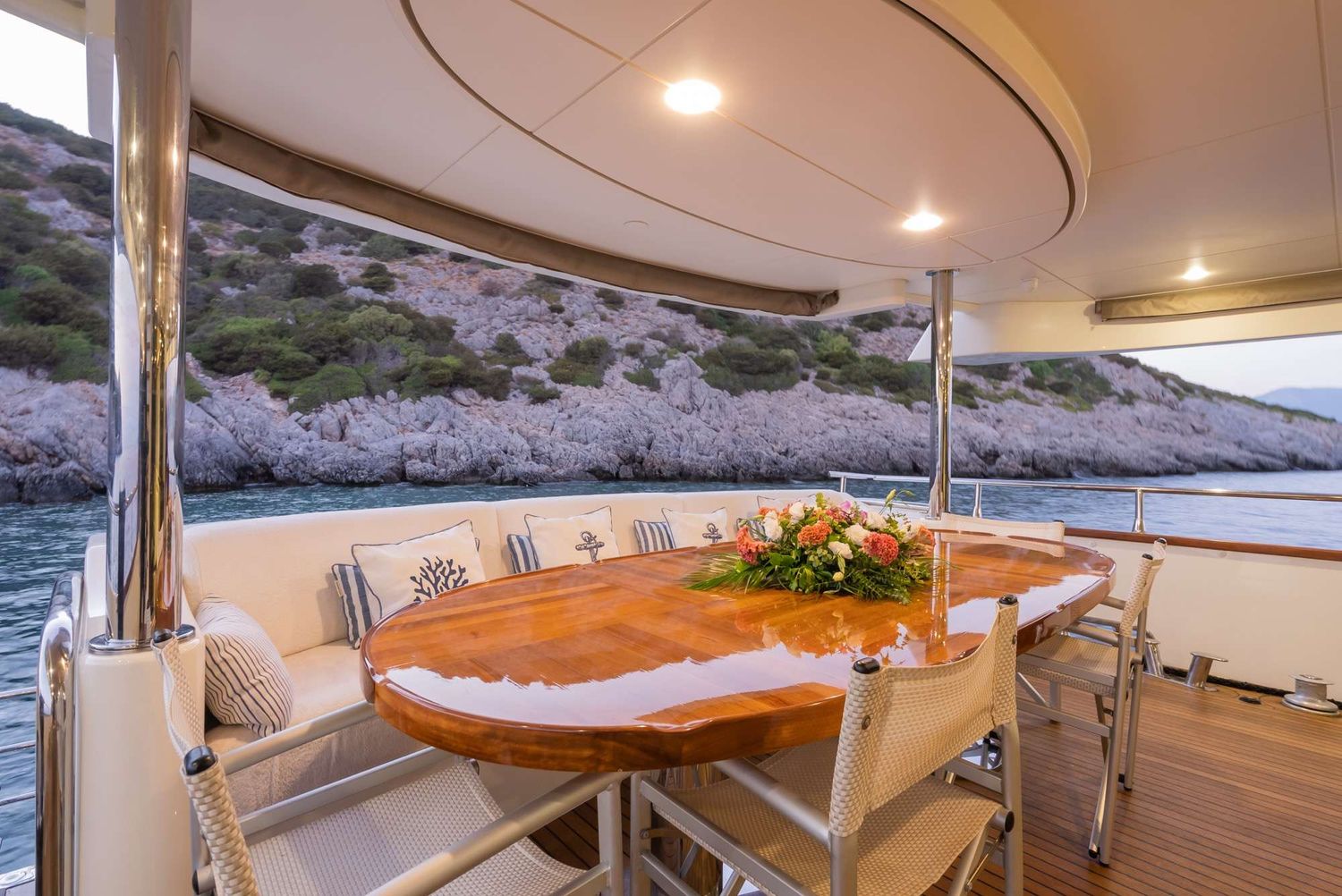 yacht-550684