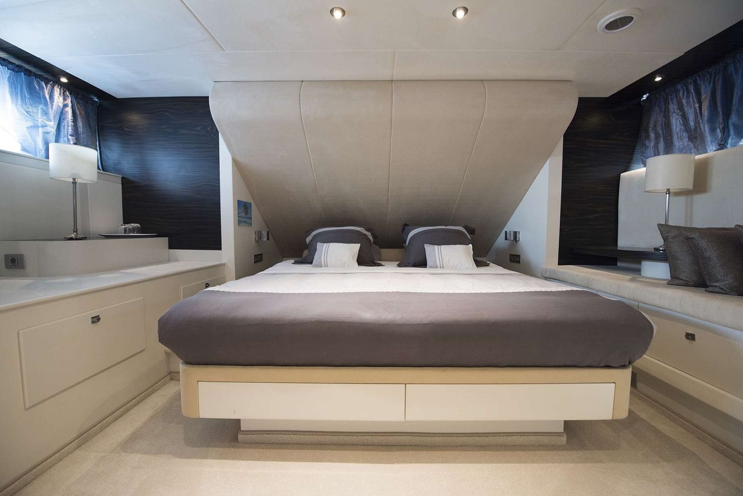 yacht-550140