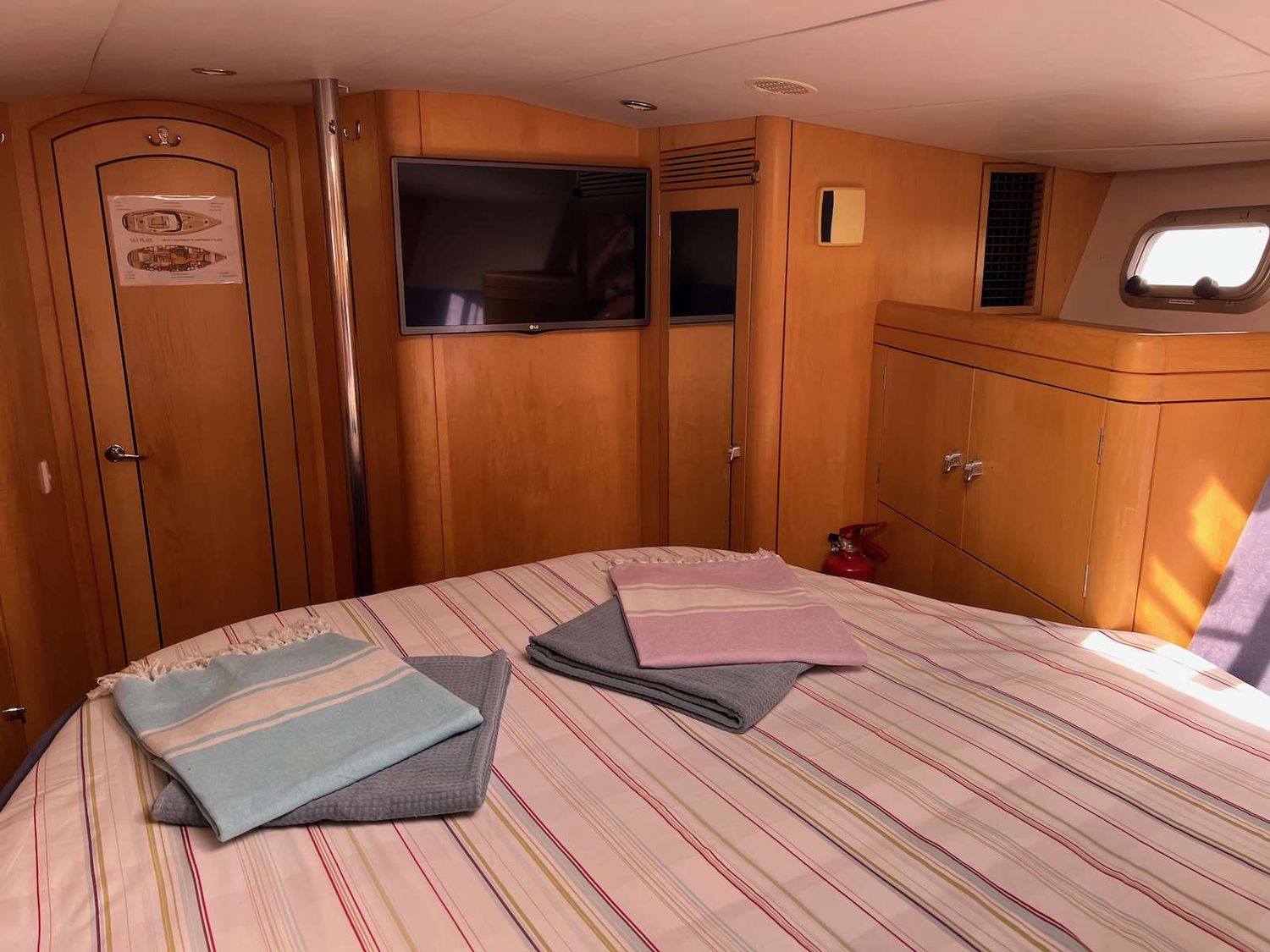yacht-550368