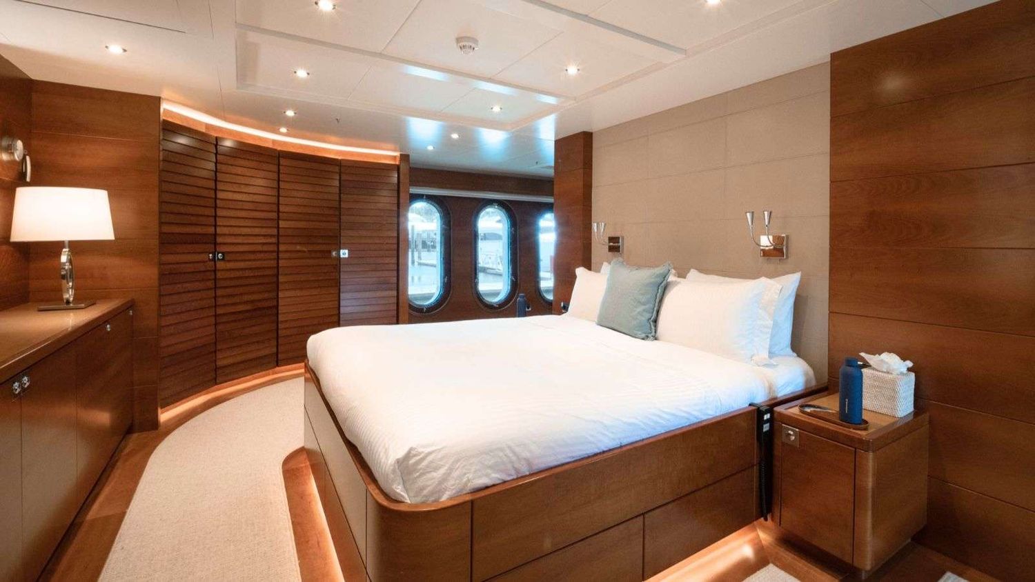 yacht-549857