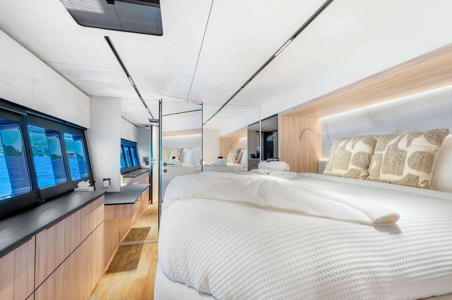 yacht-549518