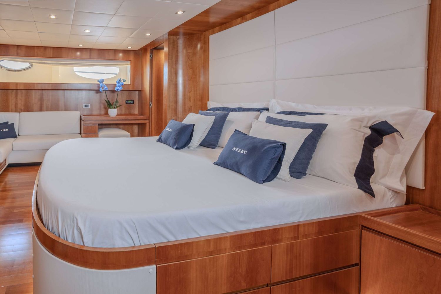 yacht-550195