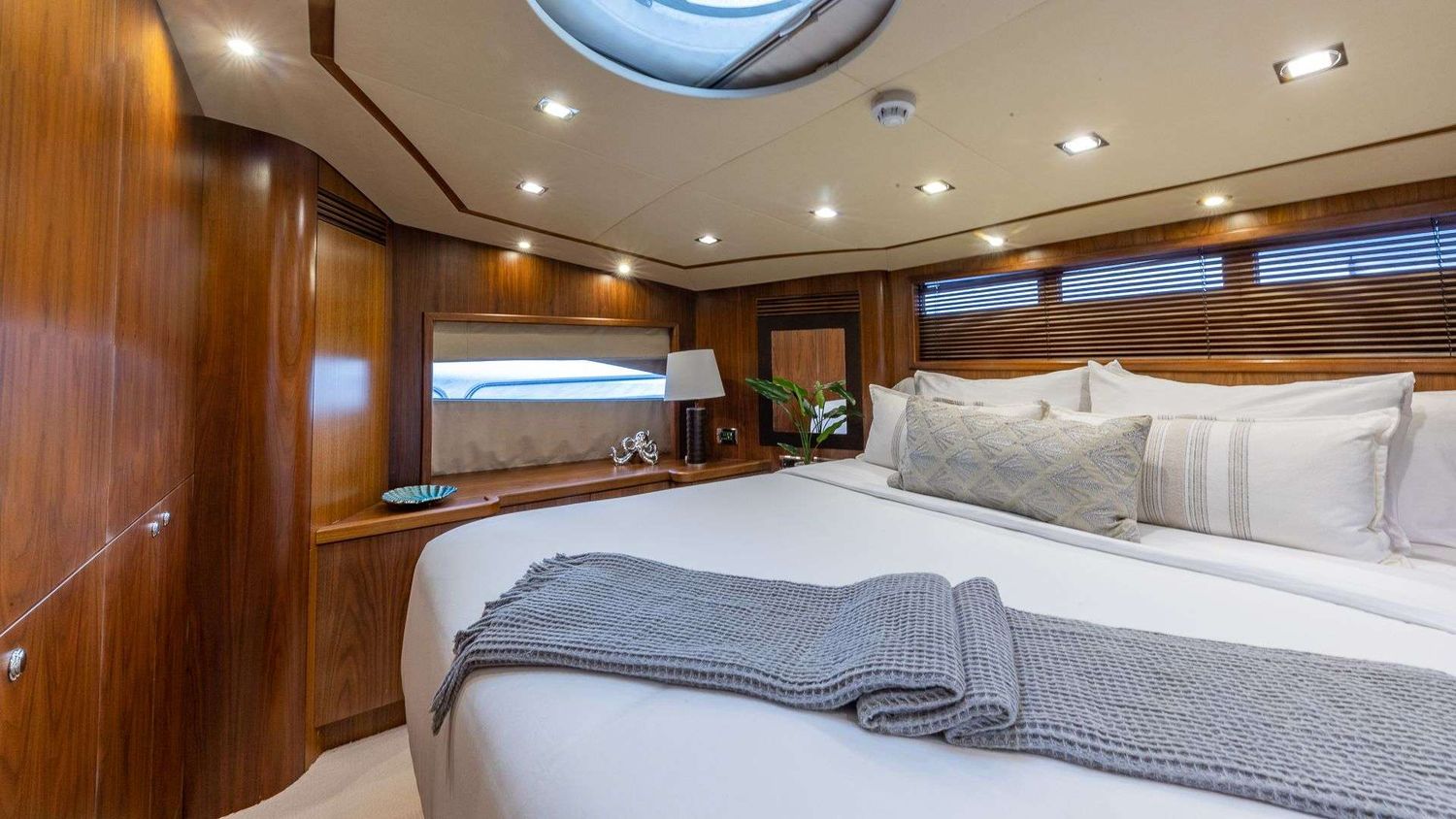 yacht-550794