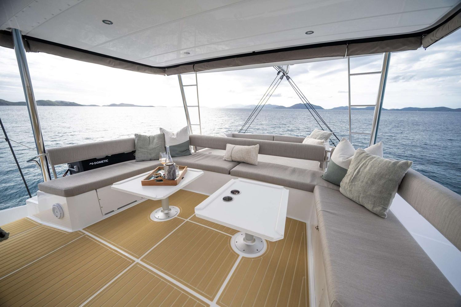 yacht-550579