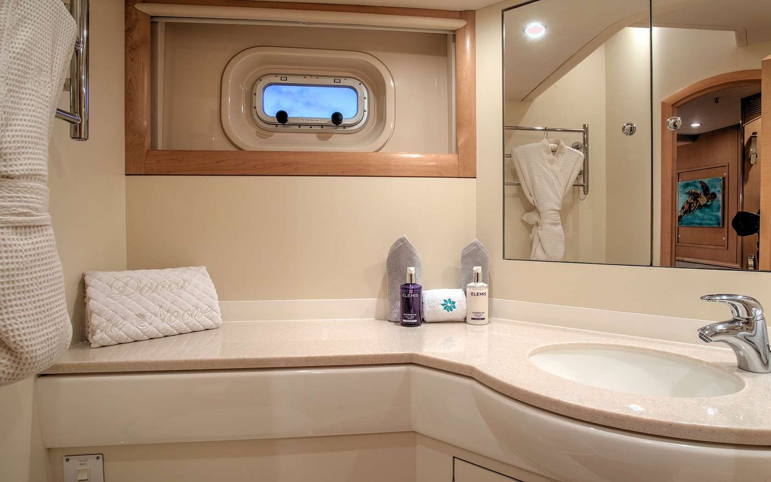yacht-550332