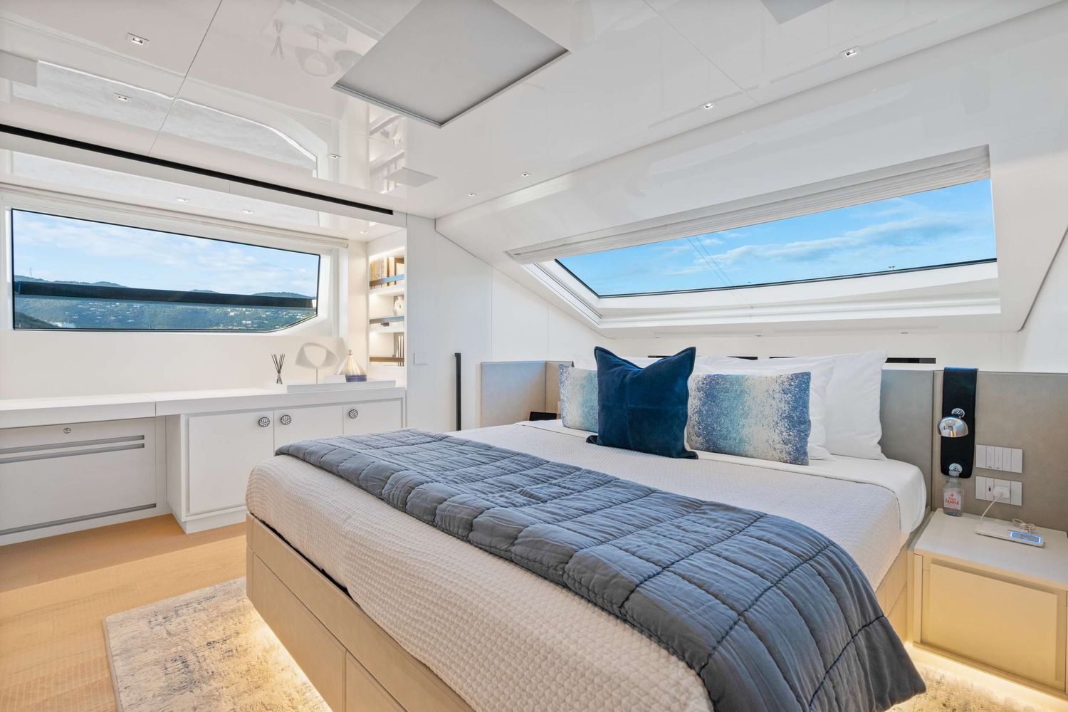 yacht-550563