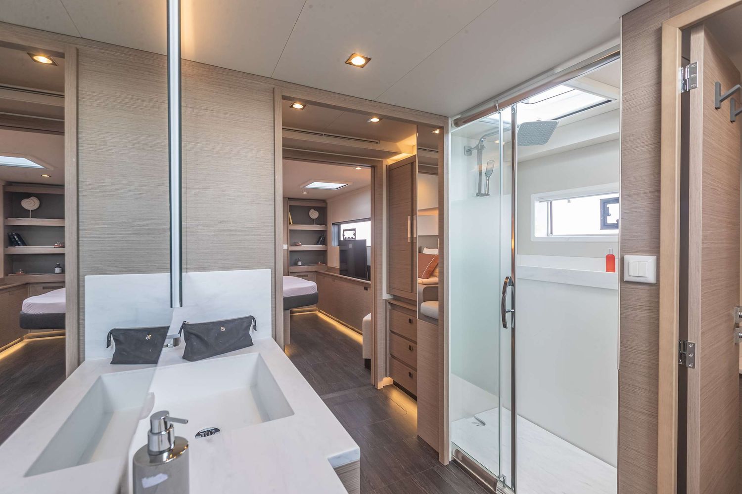 yacht-551469