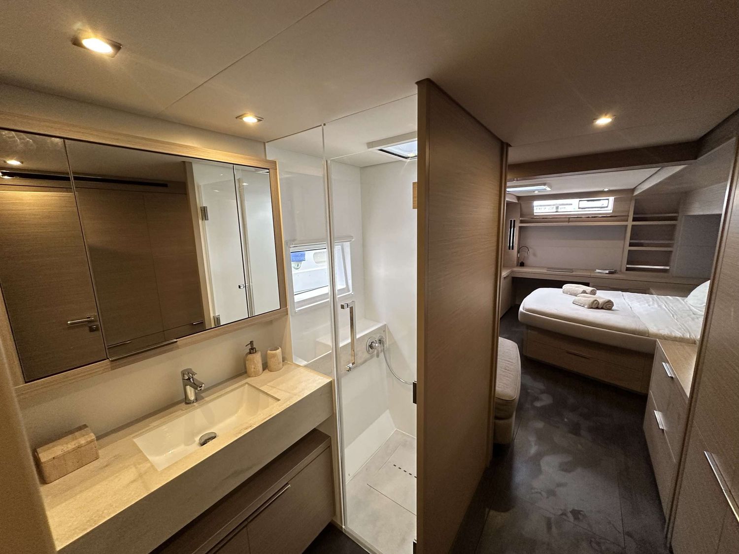 yacht-551504
