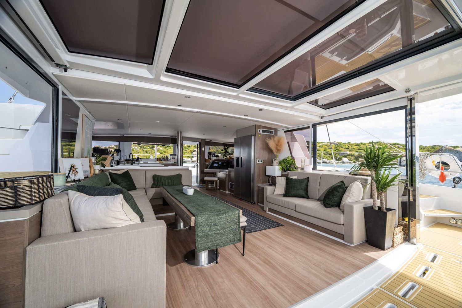 yacht-550585