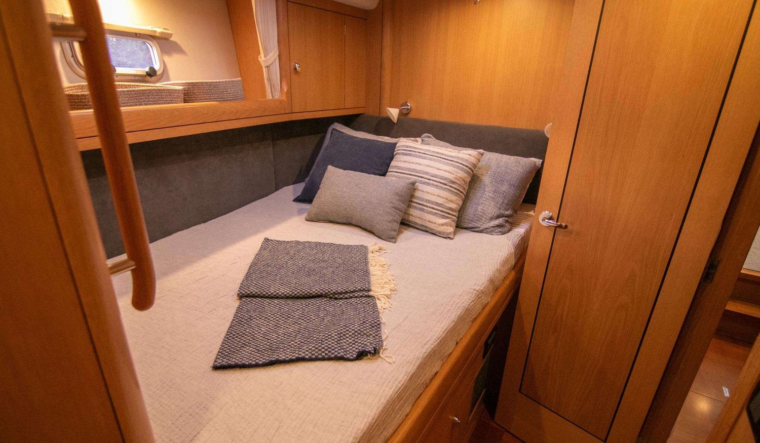 yacht-550389