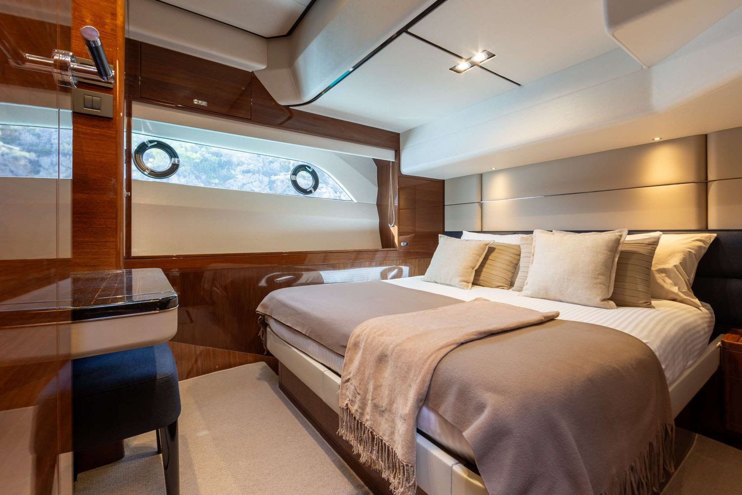 yacht-550258