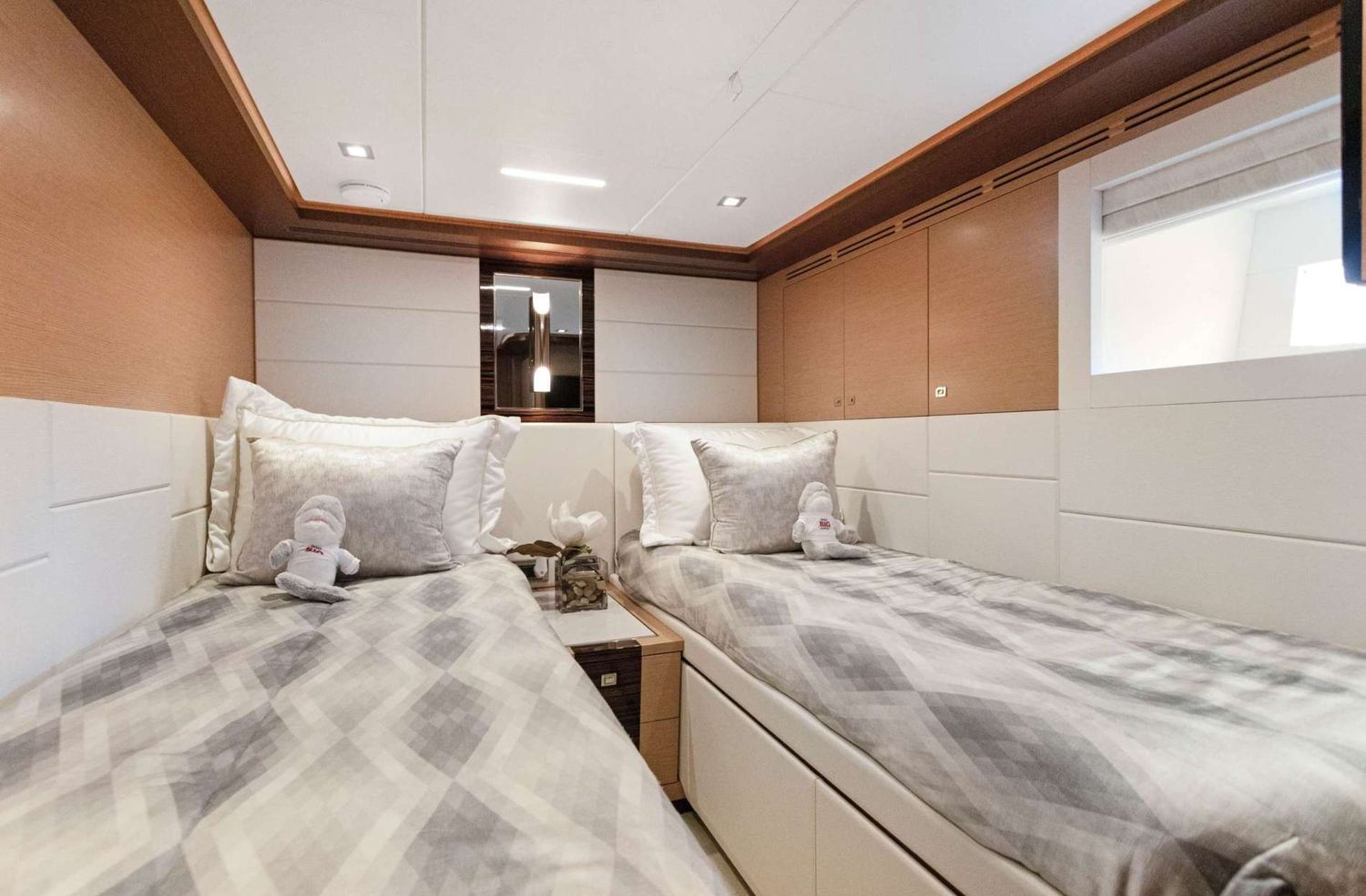 yacht-550952