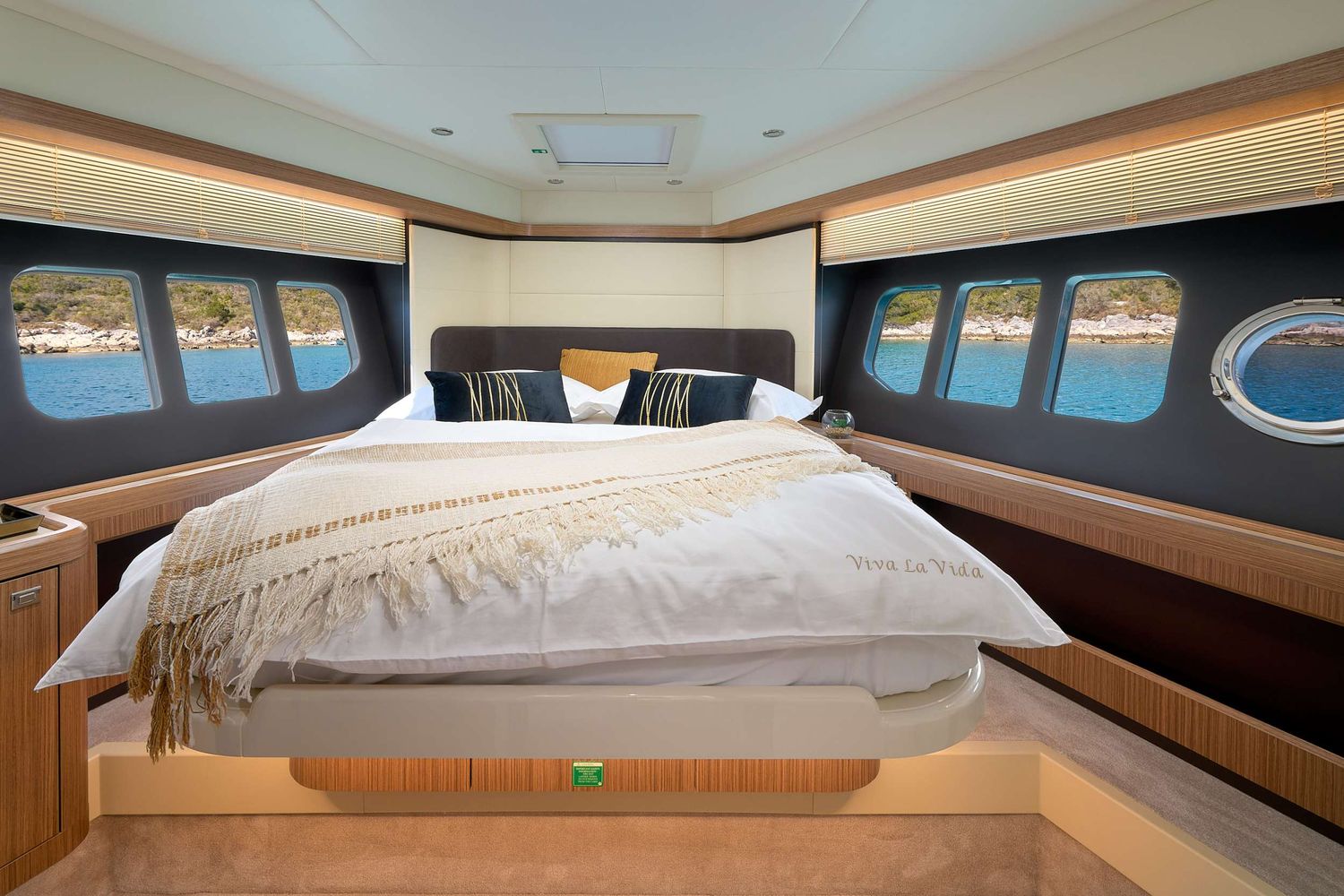 yacht-550819