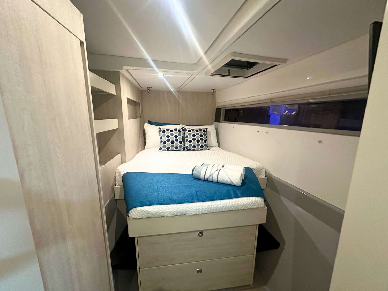 yacht-550644
