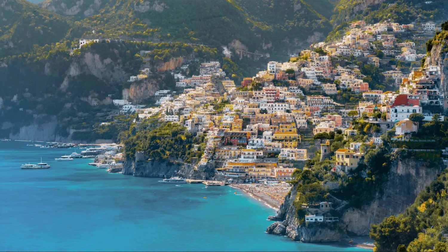 take_an_Italian_yacht_charter_on_the_amalfi_coast